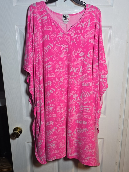 satur daze Other - SATUR DAZE ONE SIZE OS Pink Grafetti Script V-Neck Lounge Caftan
